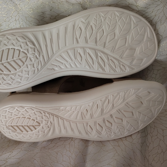 JBU SHOES - Picture 6 of 7